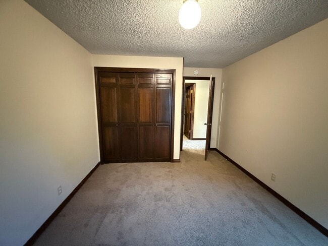 Building Photo - 1150 NW Sunnywood Ct