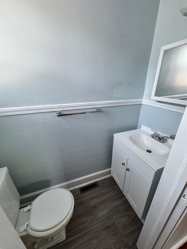 Building Photo - Cozy 4 bed 1.5 bath Ranch House in Petersburg
