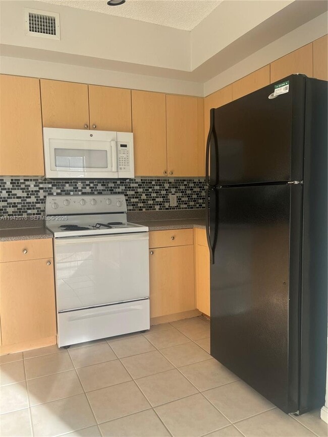 Building Photo - 8060 N Nob Hill Rd