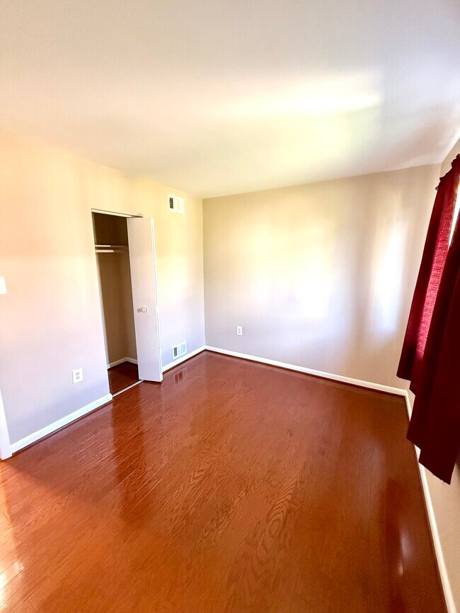 Building Photo - 8651 Madera Ct