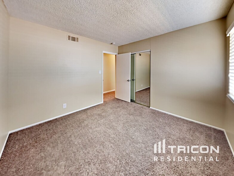 Building Photo - 3959 Monja Cir