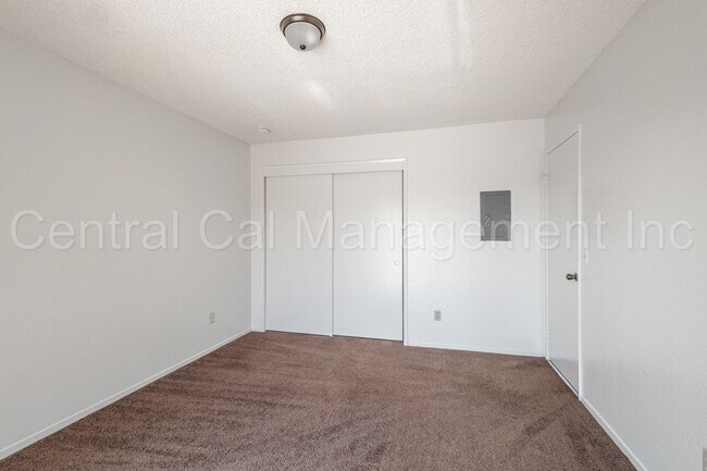 Building Photo - 3400 Ashe Rd