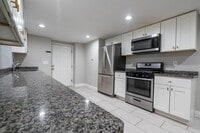 Building Photo - 295 Huxley Ave