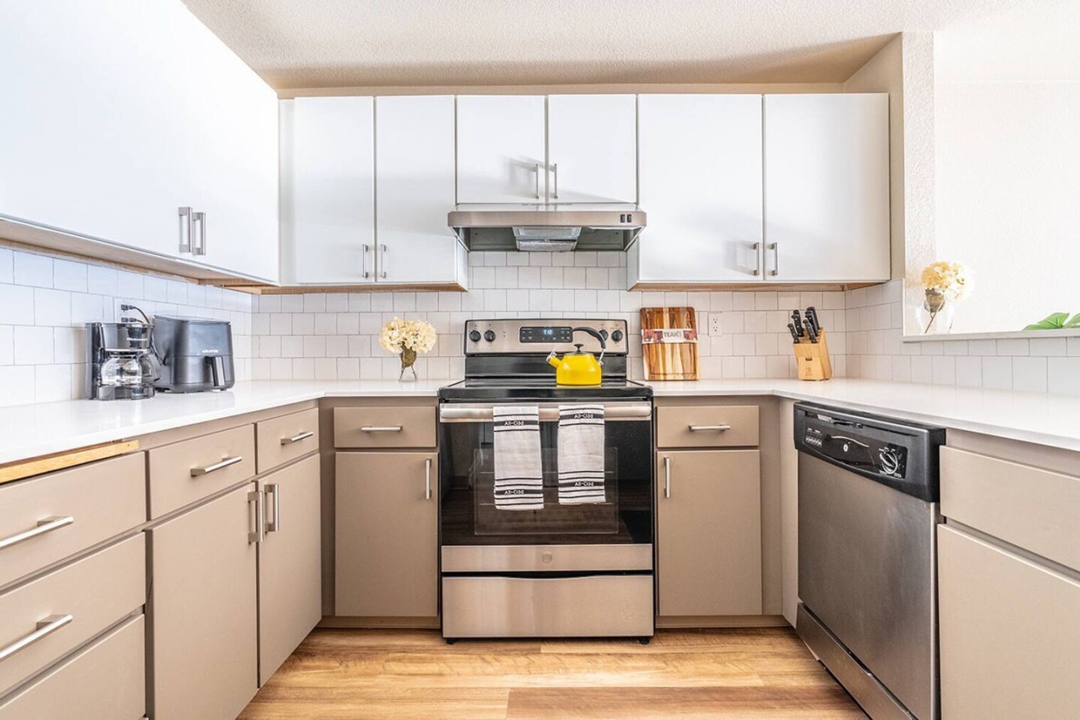 Building Photo - 11501 Stone Ave N