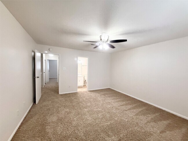 Building Photo - 1497 Springrock Ln