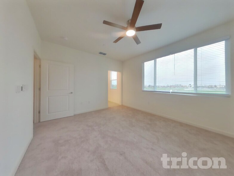 Building Photo - 2042 Delta Vw Ave