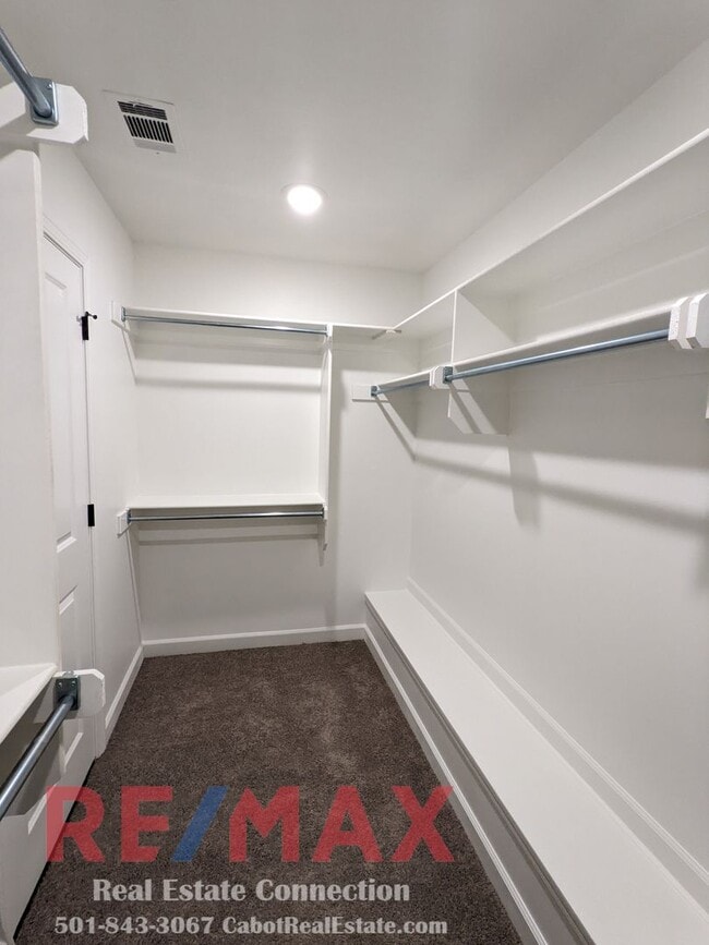 Building Photo - No Smoking Permitted Small dogs only(max. 2) $250 PET FEE