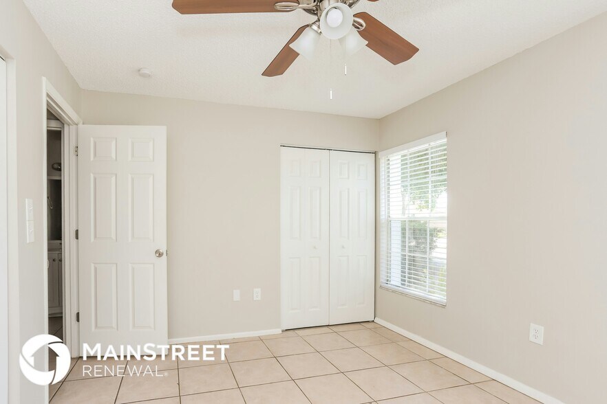 Building Photo - 3945 37th St Ct W