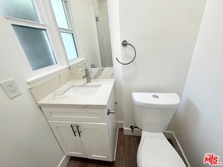 Building Photo - 850 Kings Rd