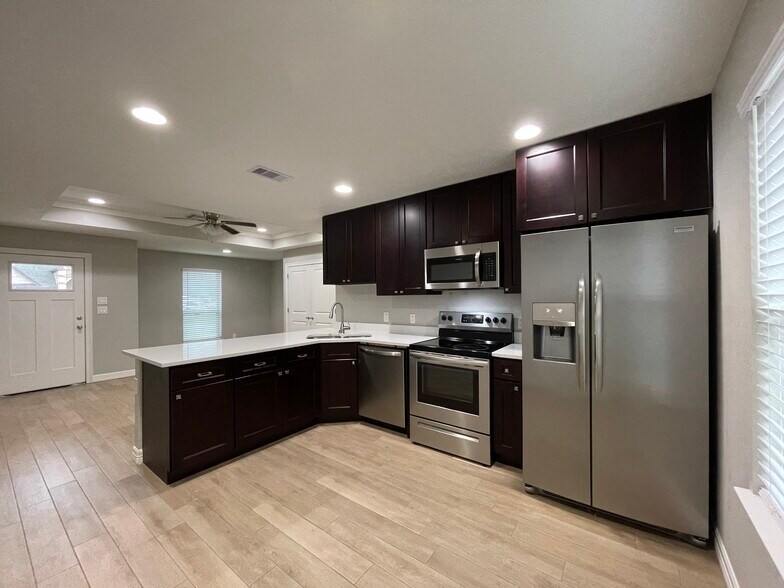 Building Photo - 2506 Avenue H