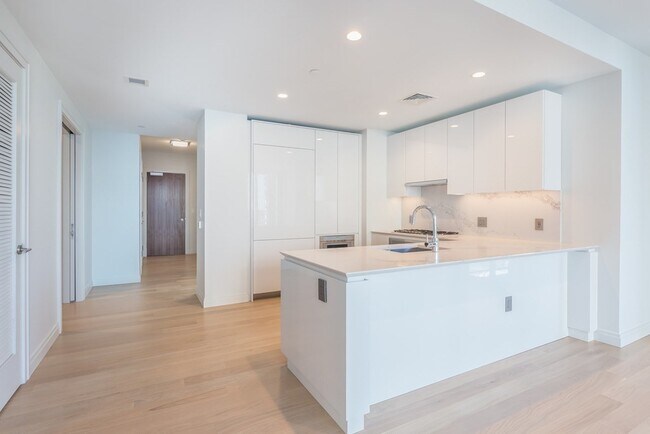 Building Photo - 133 Seaport Blvd