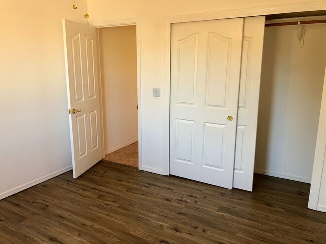 Building Photo - Great Home 3 Bedroom Home in Beautiful Nei...