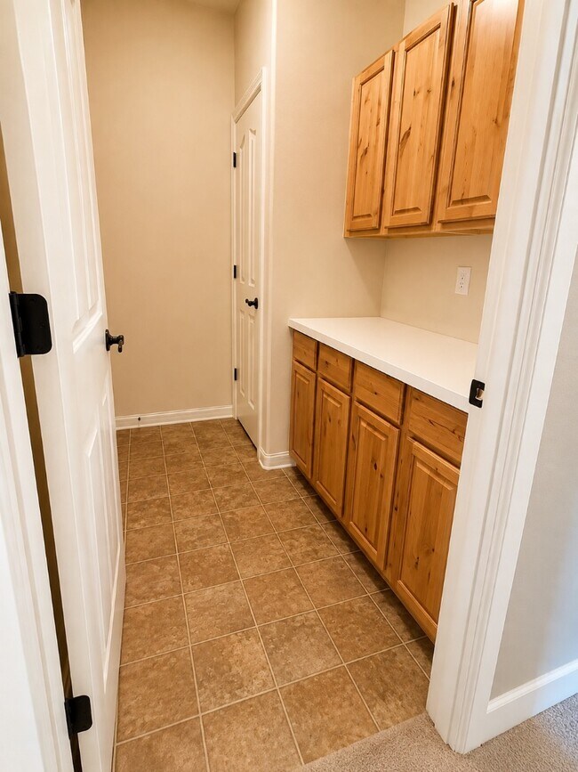 Building Photo - 6800 N Spurwing Loop