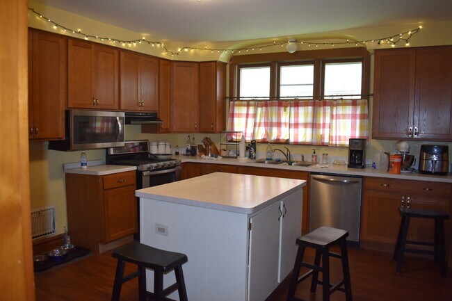 Building Photo - 724 Cty A12