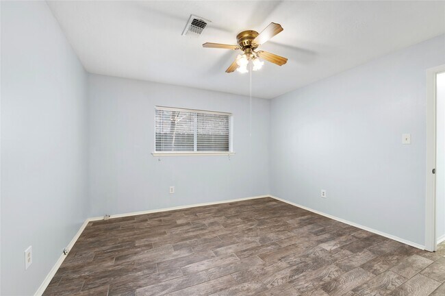 Building Photo - 503 Bellmar Ln