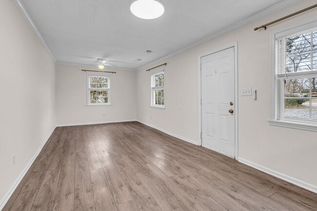 Building Photo - Cute and Cozy 2 bd/1 bath Home in Madison!
