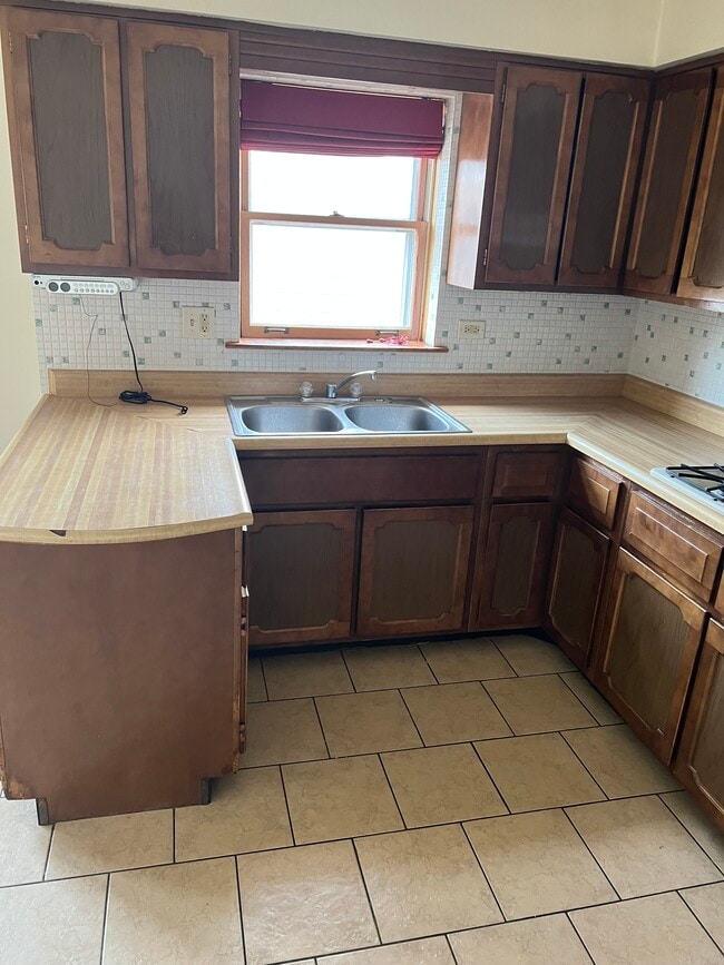 Building Photo - 2725 N 75th Ave