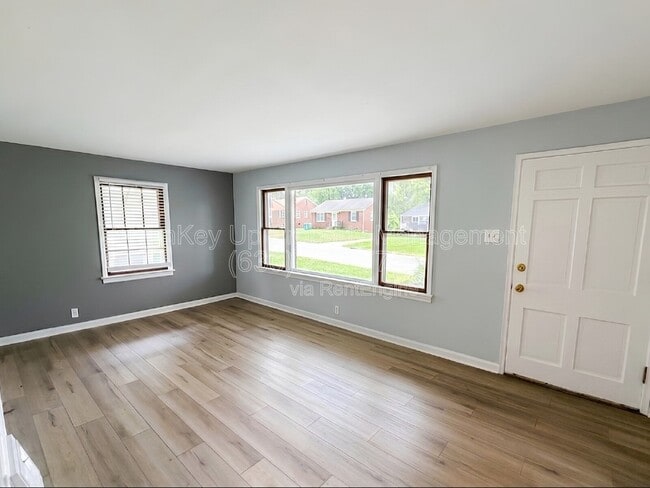 Building Photo - 7724 Monroe Dr