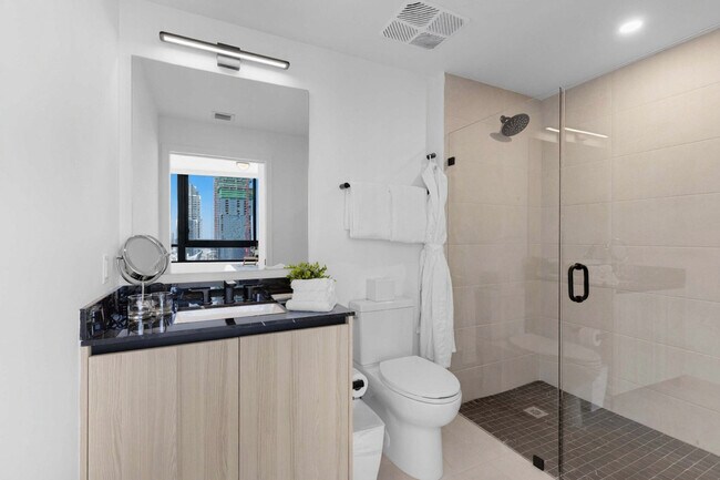 Building Photo - 225 N Miami Ave