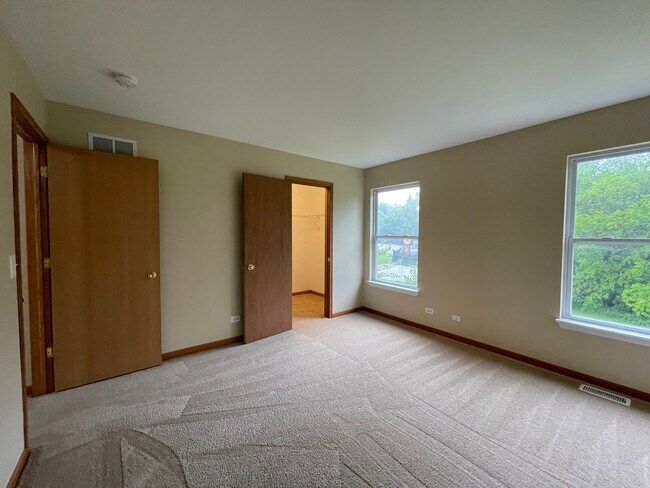 Building Photo - 649 Linda Ct