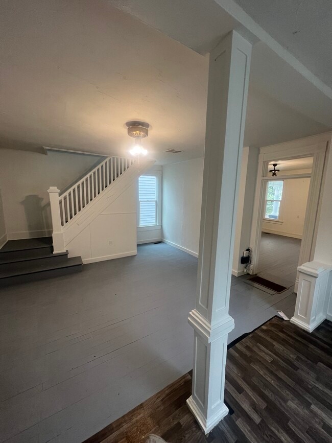 Building Photo - 836 Madison Ave