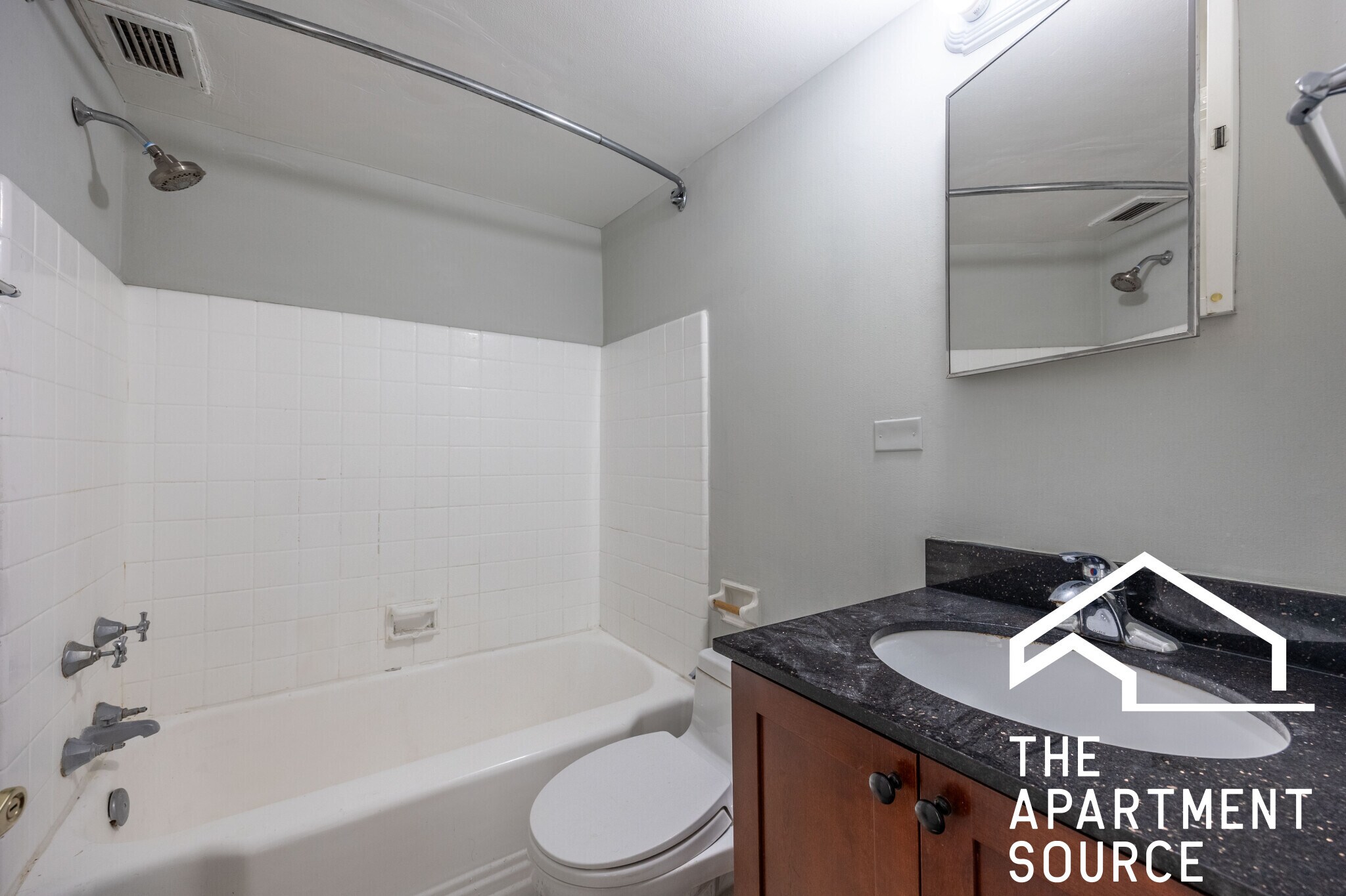 Building Photo - 445 W Wellington Ave