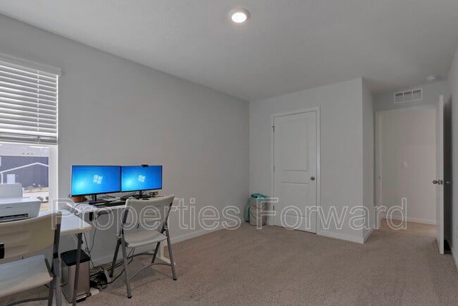 Building Photo - 11 Walnut St