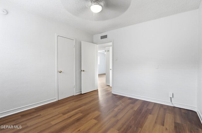 Building Photo - 2413 Copper Ave