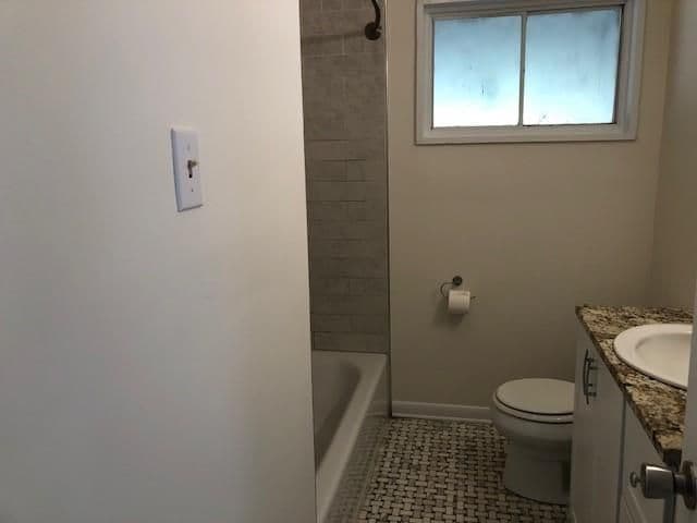 Building Photo - 708 Littledale Rd