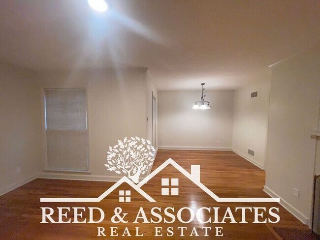 Building Photo - East Memphis / Audubon Area!