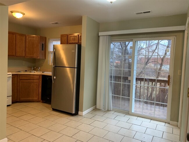 Building Photo - 403 Frank St