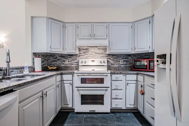 Building Photo - 9 Lupine Ct