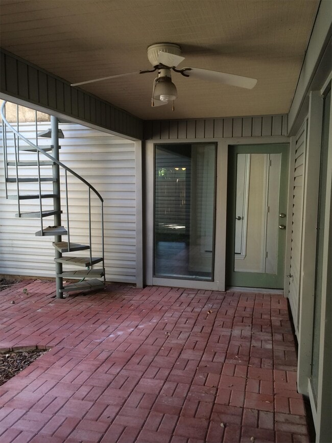 Building Photo - 5040 Thunder Rd
