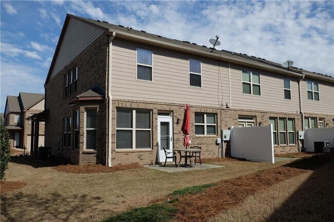 Building Photo - 2281 Attewood Dr