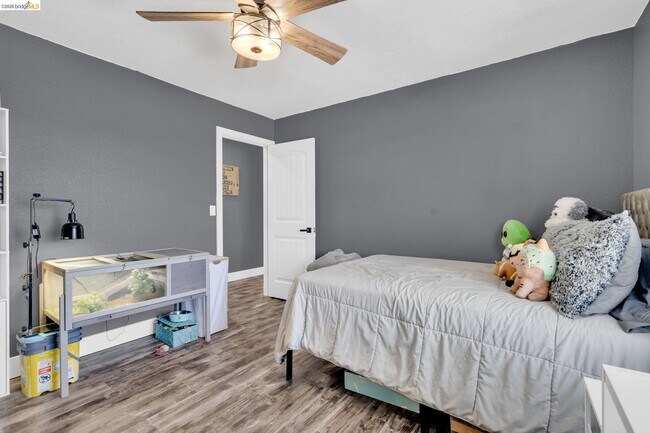 Building Photo - 59 Old Stagecoach Rd