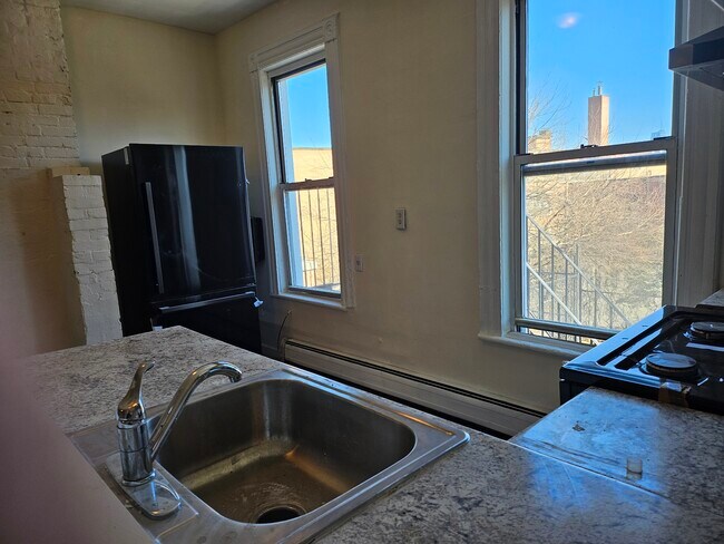 Building Photo - 126 Monticello Ave