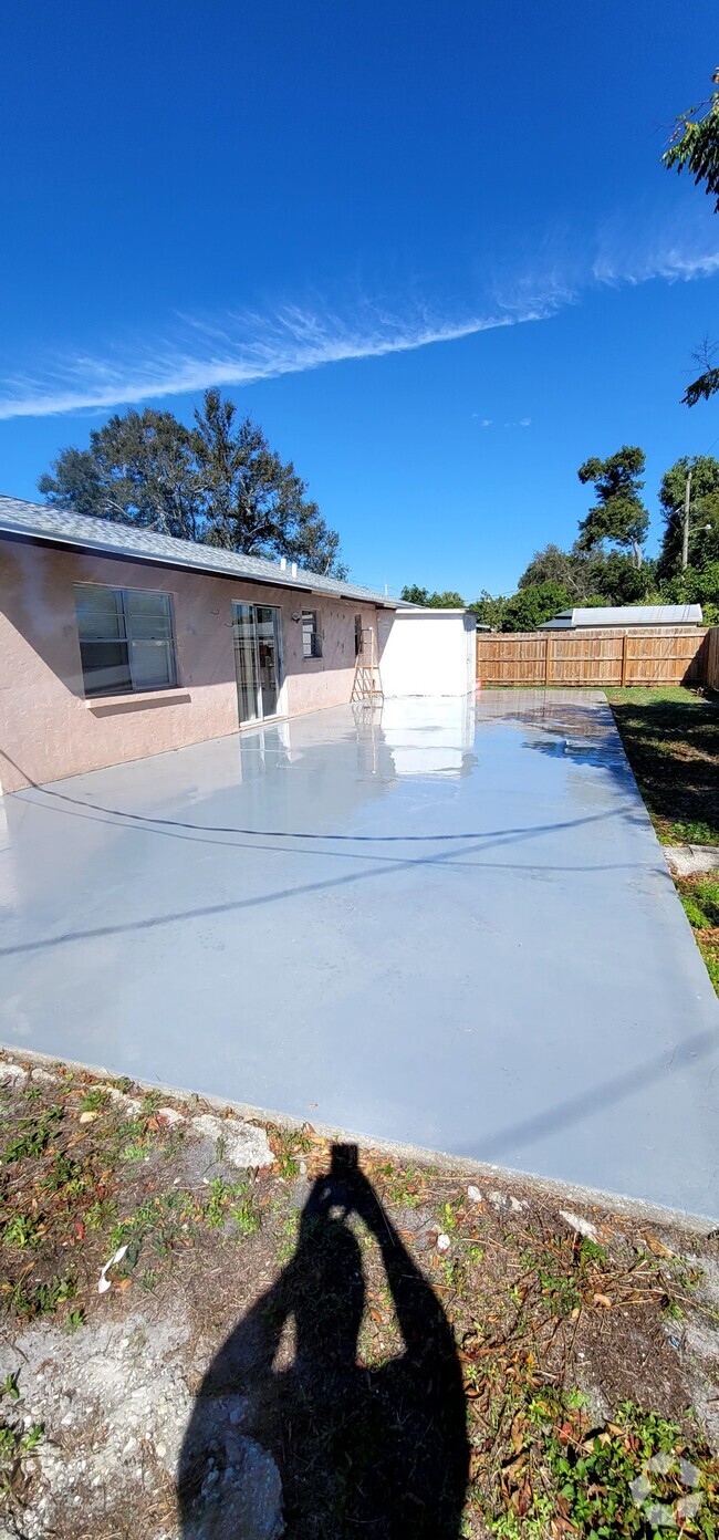 Building Photo - 4235 S Beneva Rd