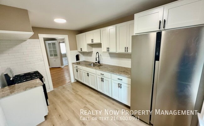 Building Photo - 3638 Glencairn Rd