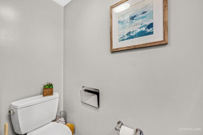 Building Photo - 68 Harriet St