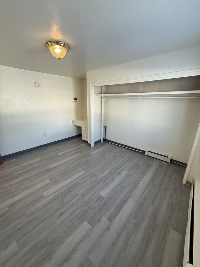 Building Photo - 829 17th Ave