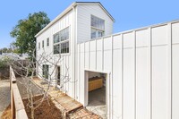 Building Photo - 815 Sweetbriar Rd