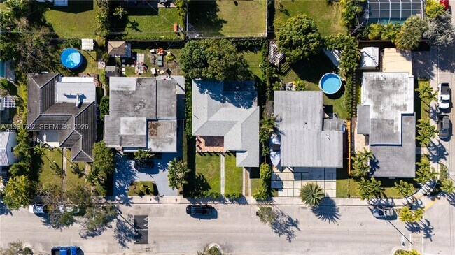 Building Photo - 7548 Adventure Ave