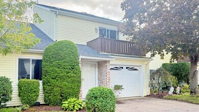 Building Photo - 863 Stratford Ln