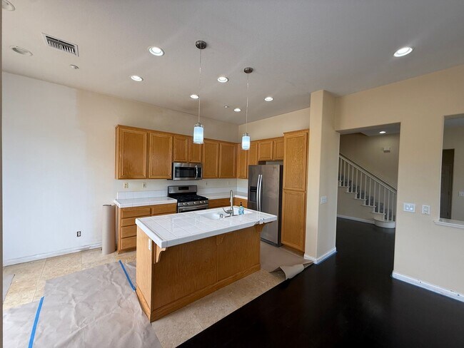Building Photo - Elegant Scripps Ranch Home with 2 Car Garage!