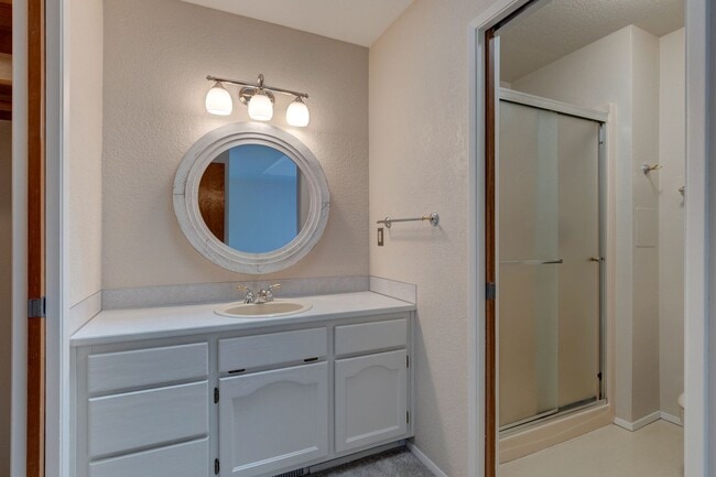 Building Photo - Updated Oak Harbor Home in Ridgehaven