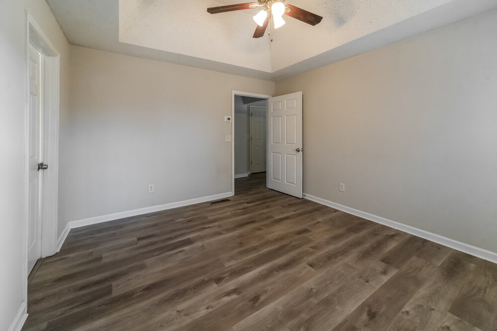 Building Photo - 202 Oakwood Pl