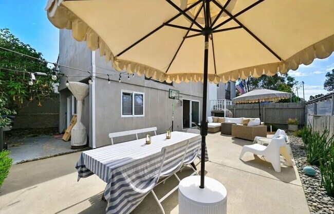 Building Photo - 531 Camino Del Mar