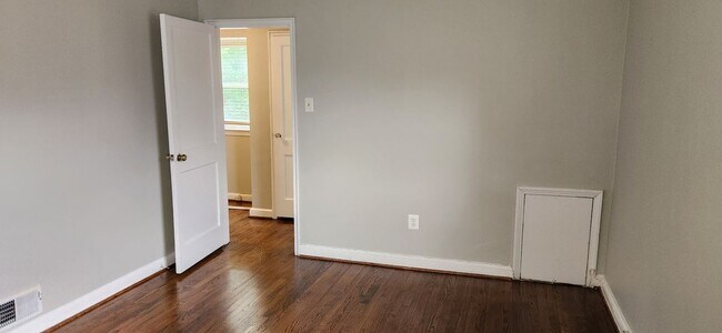 Building Photo - 6213 Forest Rd