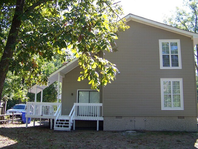 Building Photo - WATERS EDGE