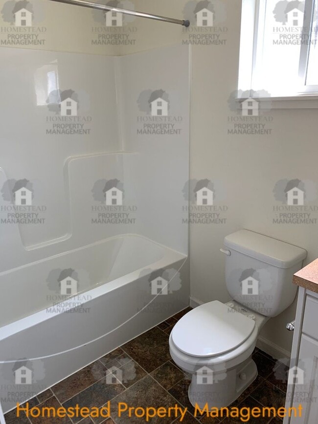 Building Photo - 411